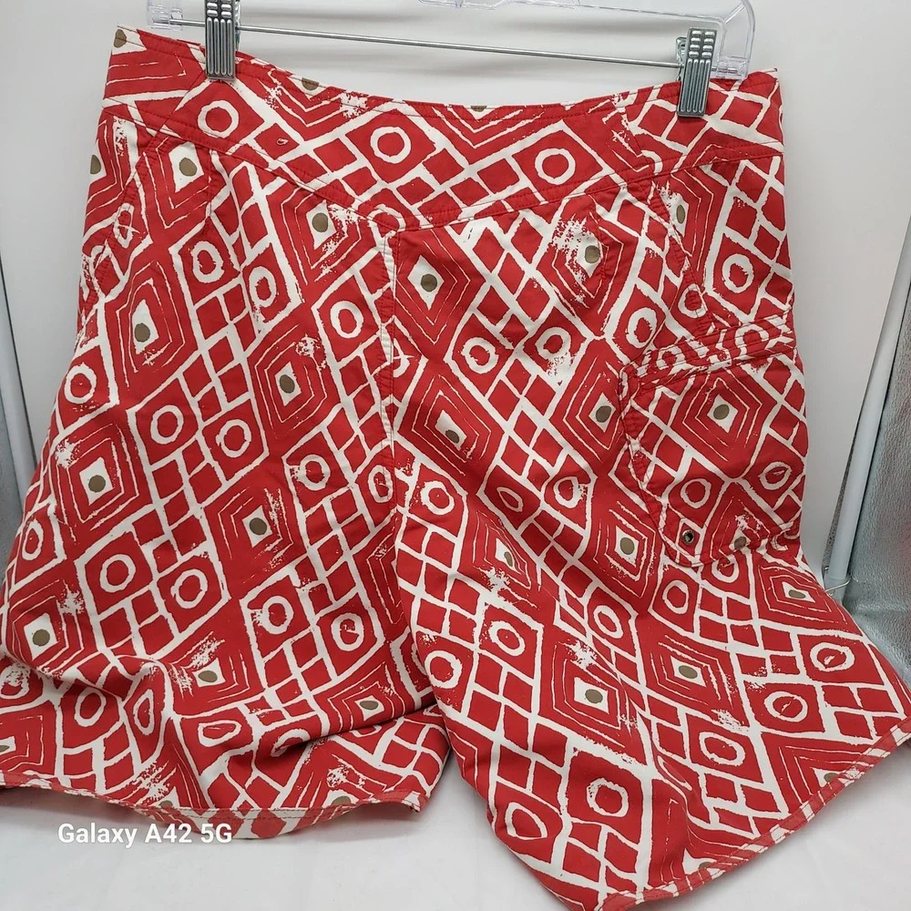 Patagonia Board Shorts Mens 32 Red White Geometric Diamond Print Swim Trunks